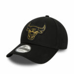 chicago-bulls-metallic-badge-black-9forty-adjustable-cap-60364417-right